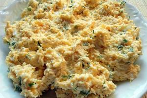 Pasta serowo-jejeczno-paprykowa