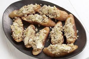 Puree z kalafiora z czosnkiem i sardelą